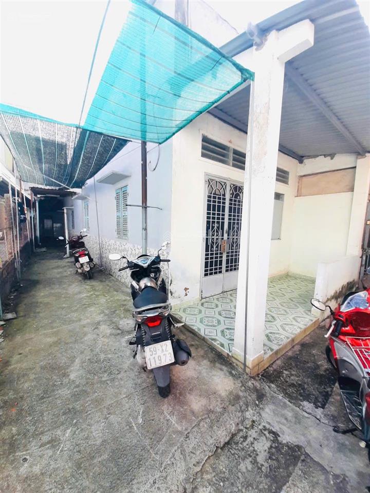 Nhà cấp 4 ~100m2 đường số 6 gần chợ tam hà, bv thủ đức sổ hồng riêng