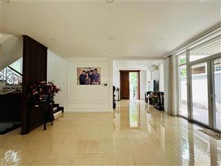 Bán villa hầm 3 tầng áp mái full nội thất cao cấp 690m2 sd 68 tỷ đường trần văn sắc, thảo điền