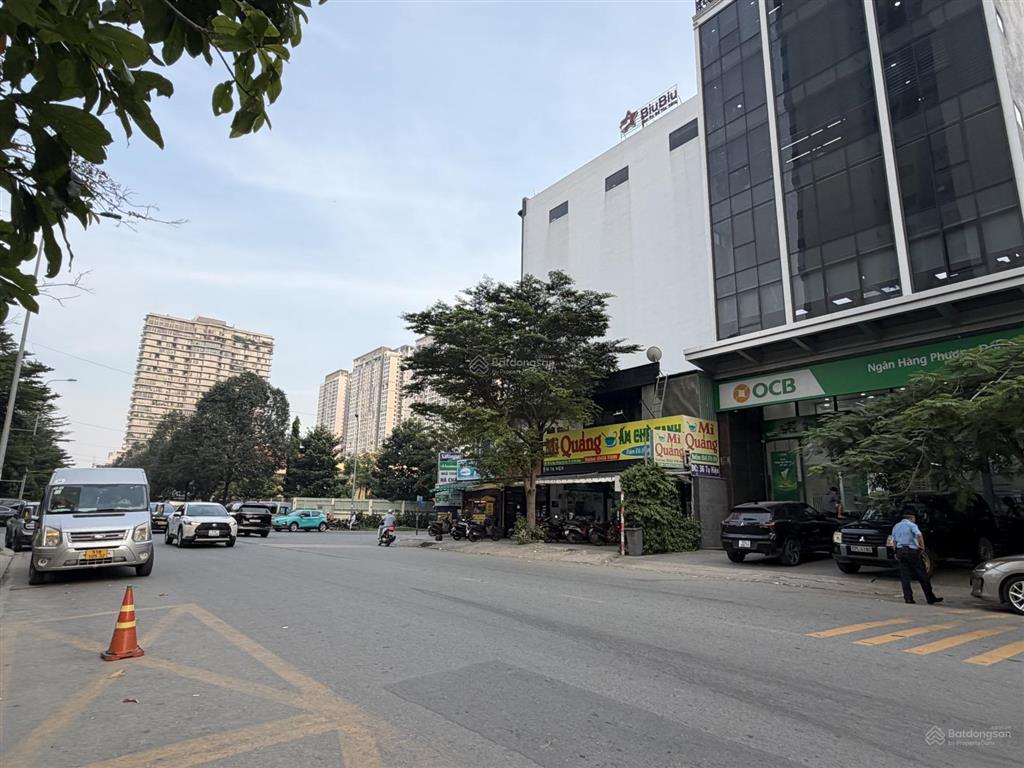 Đất mặt đường tạ hiện chỉ 440tr/m2, xây được 8 tầng. dt 100m2 đến 144m2. ngay ngã tư th và nvk.