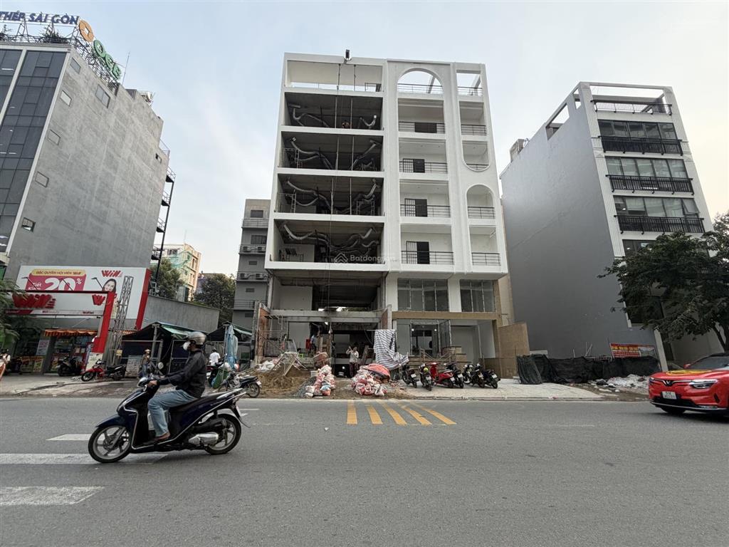 Đất mặt đường tạ hiện chỉ 440tr/m2, xây được 8 tầng. dt 100m2 đến 144m2. ngay ngã tư th và nvk.