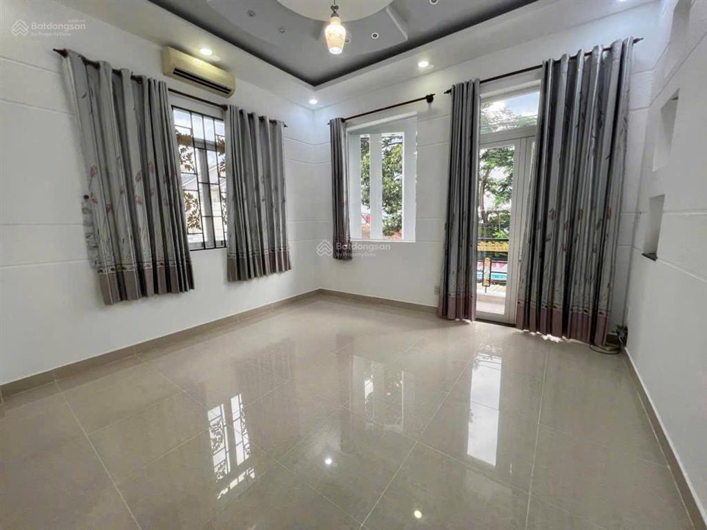 Bán nhà mặt tiền đường 39 diện tích 95m 1 trệt 3 lầu giá 12.7 tỷ khu kinh doanh sầm uất 0915 698 ***