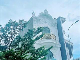 Giảm giá cực tốt còn 4tỷ 350
rẻ hơn nhà bên cạnh 500 tr
nhà 3 lầu, hoàn công phú hồng thịnh 8