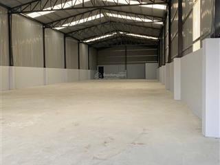 Cho thuê xưởng mặt tiền đường ql13  thuận an  bình dương. dt 11x50m=550m2 (gồm xưởng 460m2)