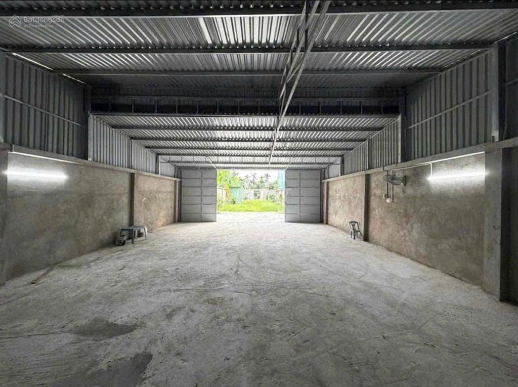 Cho thuê kho xưởng (như hình) tổng dt 600m2 (kho + sân) giá 10 triệu đường xe tải đc vĩnh phú