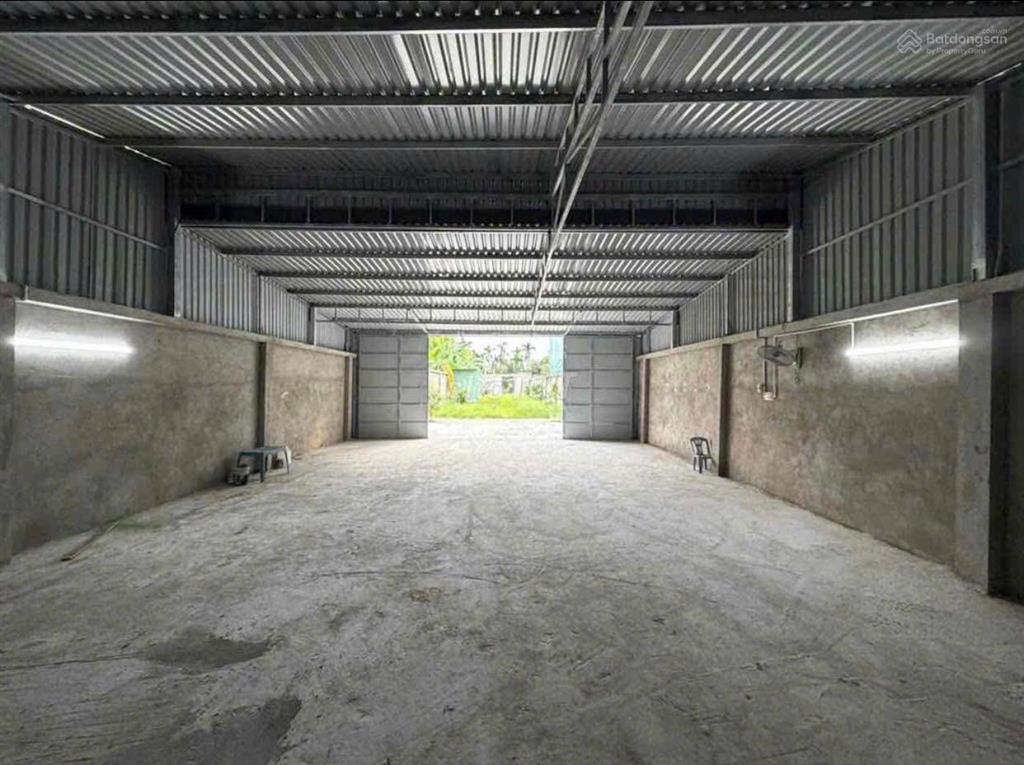 Cho thuê kho xưởng (như hình) tổng dt 600m2 (kho + sân) giá 10 triệu đường xe tải đc vĩnh phú
