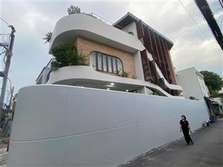 Chính chủ bán nhà 1 trệt 2 lầu diện tích 130 m2 nhà xây kiểu châu âu