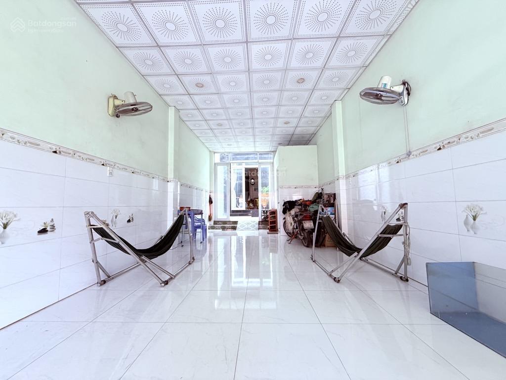 Nhà 3 tầng mặt tiền đường hà huy giáp, phường tx, q12, dt 140m2 (4mx35m) đường 20m, giá 14,9 tỷ