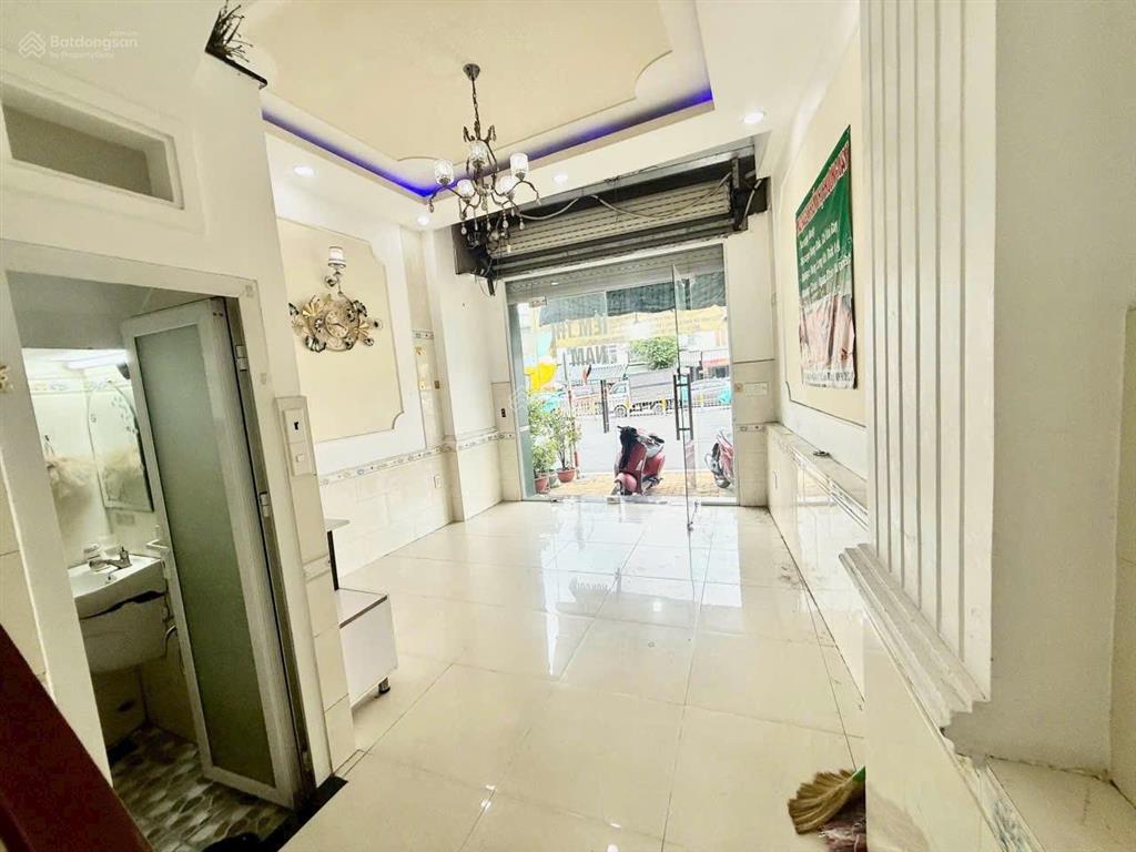 Bán nhà mặt phố nguyễn xí, 6,25 tỷ, 22,2m2, 3pn, 3wc, 4 tầng, phong thủy đẹp
