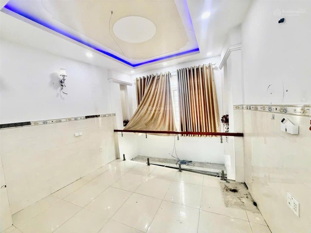 Bán nhà mặt phố nguyễn xí, 6,25 tỷ, 22,2m2, 3pn, 3wc, 4 tầng, phong thủy đẹp