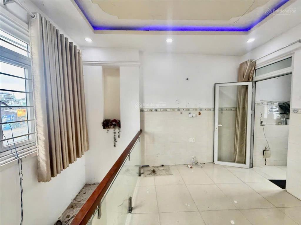 Bán nhà mặt phố nguyễn xí, 6,25 tỷ, 22,2m2, 3pn, 3wc, 4 tầng, phong thủy đẹp