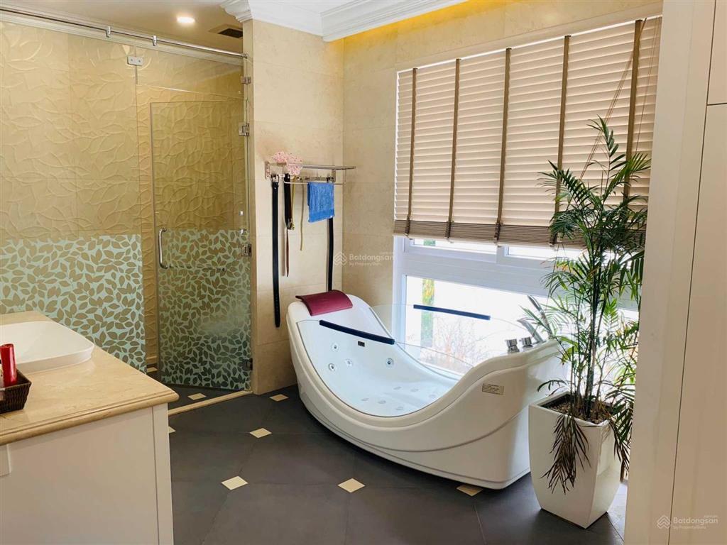 Chính chủ bán biệt thự đơn lập the venica. nhà thô. view sông. sân sau sử dụng 160m2 đất