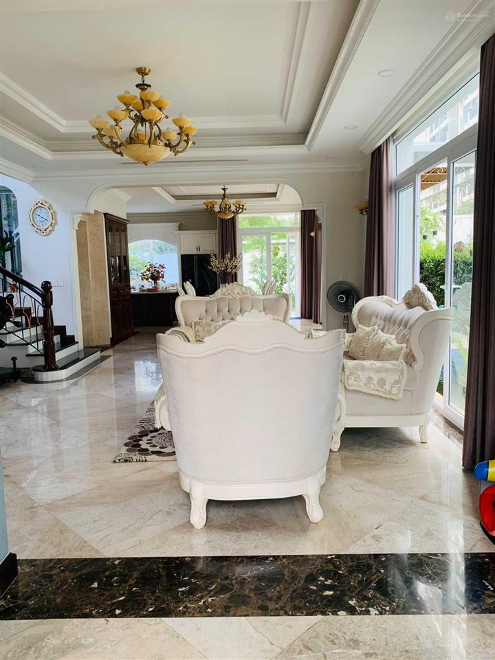 Chính chủ bán biệt thự đơn lập duy nhất the venica. nhà thô. view sông. sân sau sử dụng 160m2 đất