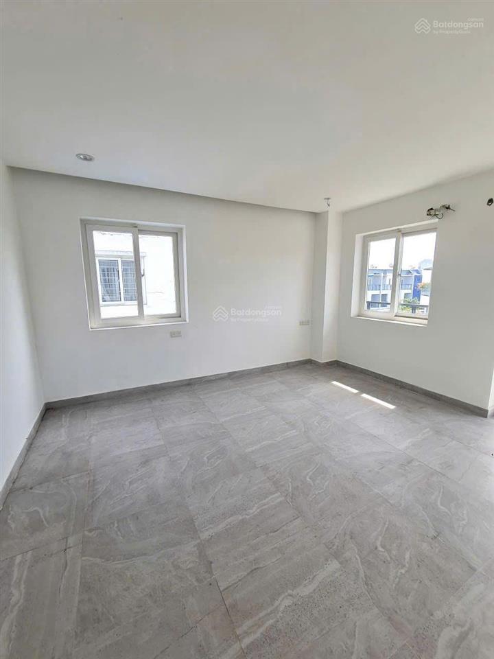 Phan điền bán nhà phố mega village khang điền 5x15m. nhà hoàn thiện bên ngoài. gọi ngay 0982 667 ***