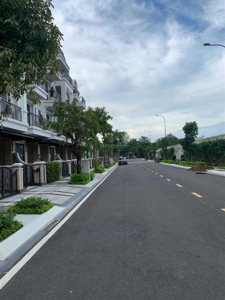 Chính chủ bán nhà phố the classia 5x18m. nhà thô. giá bán 16 tỷ. gọi ngay 0982 667 *** phan điền