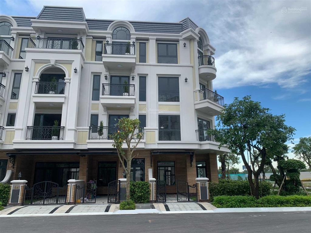 Chính chủ bán nhà phố the classia 5x18m. nhà thô. giá bán 16 tỷ. gọi ngay 0982 667 *** phan điền