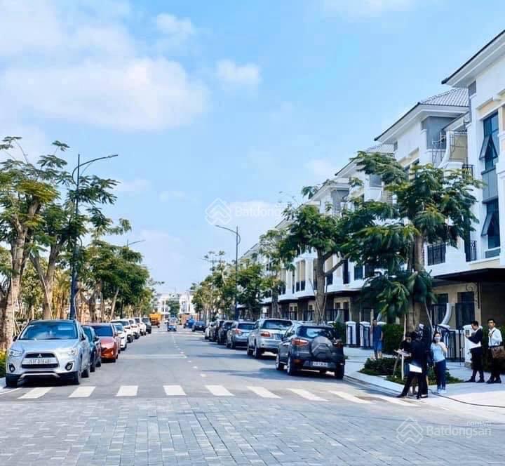 Chính chủ gửi bán nhà phố verosa park 6x17m trục chính 20m. view công viên. gọi ngay 0982 667 ***
