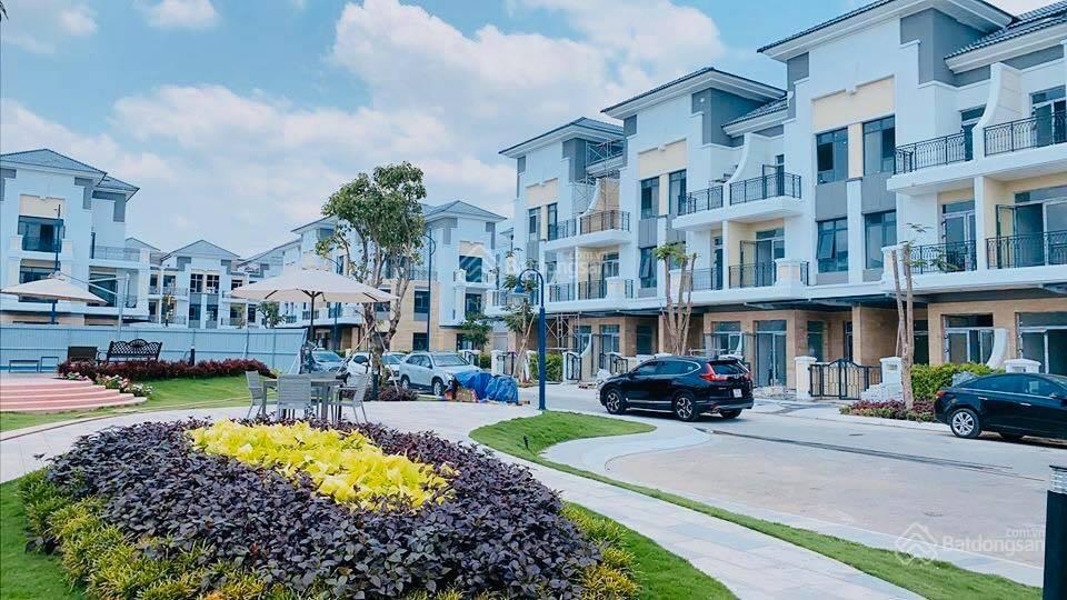 Chính chủ gửi bán nhà phố verosa park 6x17m trục chính 20m. view công viên. gọi ngay 0982 667 ***