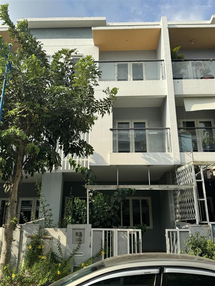 Chính chủ bán căn góc nhà phố mega village 5x15m. hoàn thiện cơ bản.gọi 0982 667 *** mr phan điền