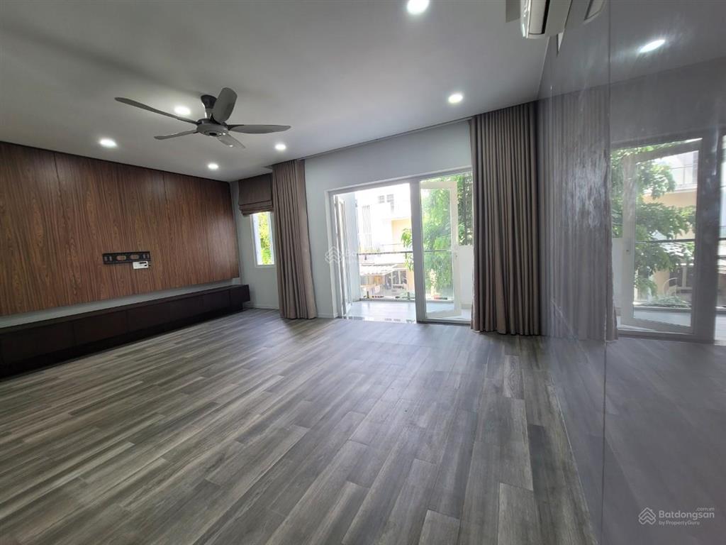 Chính chủ bán nhà phố melosa khang điền 5x23m. gần hồ bơi. sổ hồng riêng. gọi 0982 667 ***