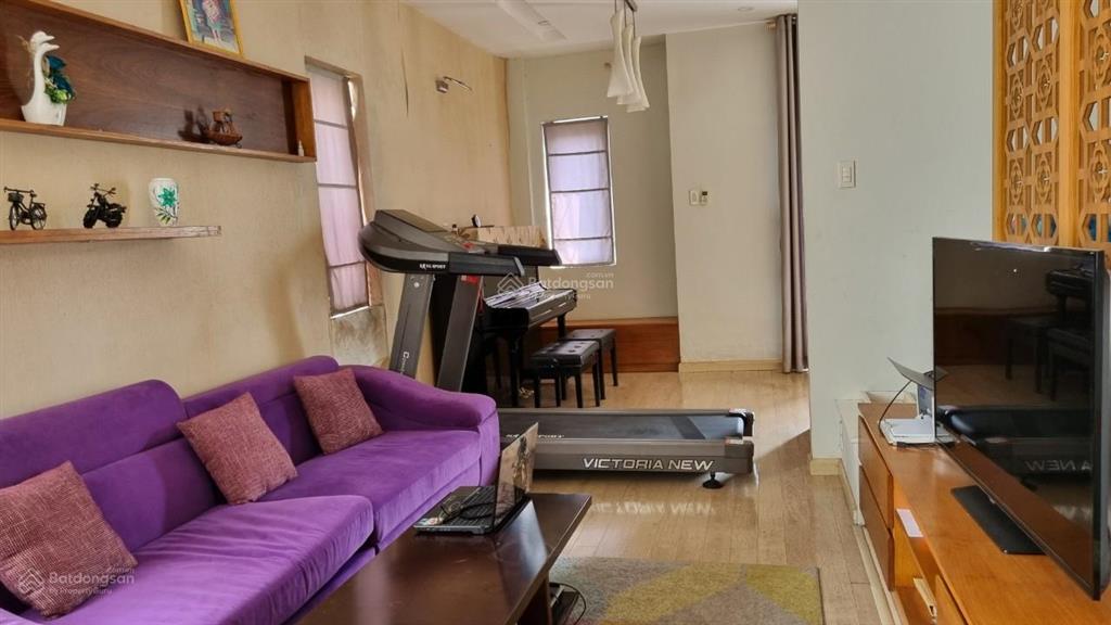 Chính chủ bán nhà phố mega village 5x19m. view trực diện hồ bơi. căn góc 3 mặt thoáng.sổ hông riêng