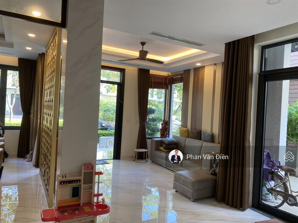 Phan điền bán biệt thự lucasta 175m2 nội thất đầy đủ. đang có hợp đồng thuê 35tr. gọi 0982 667 ***