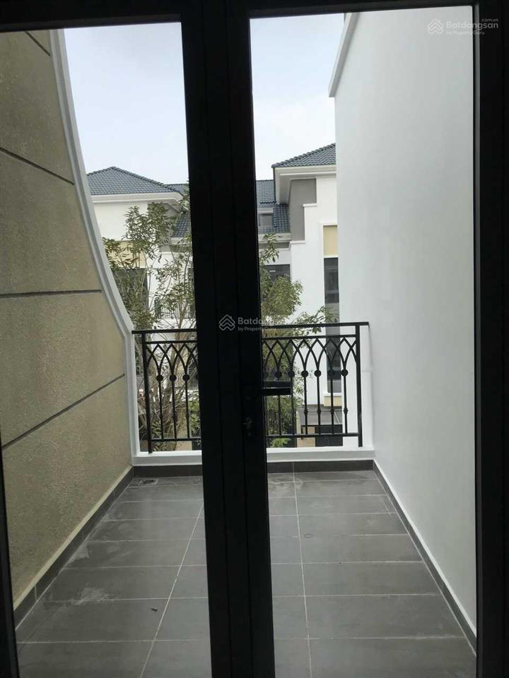 Chính chủ cho thuê nhà phố 6x17m verosa park khang điền nội thất đầy đủ. gọi 0982 667 *** phan điền