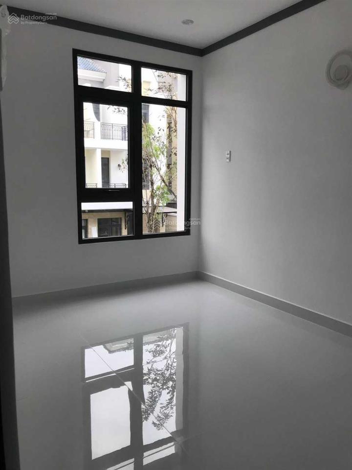 Chính chủ cho thuê nhà phố 6x17m verosa park khang điền nội thất đầy đủ. gọi 0982 667 *** phan điền