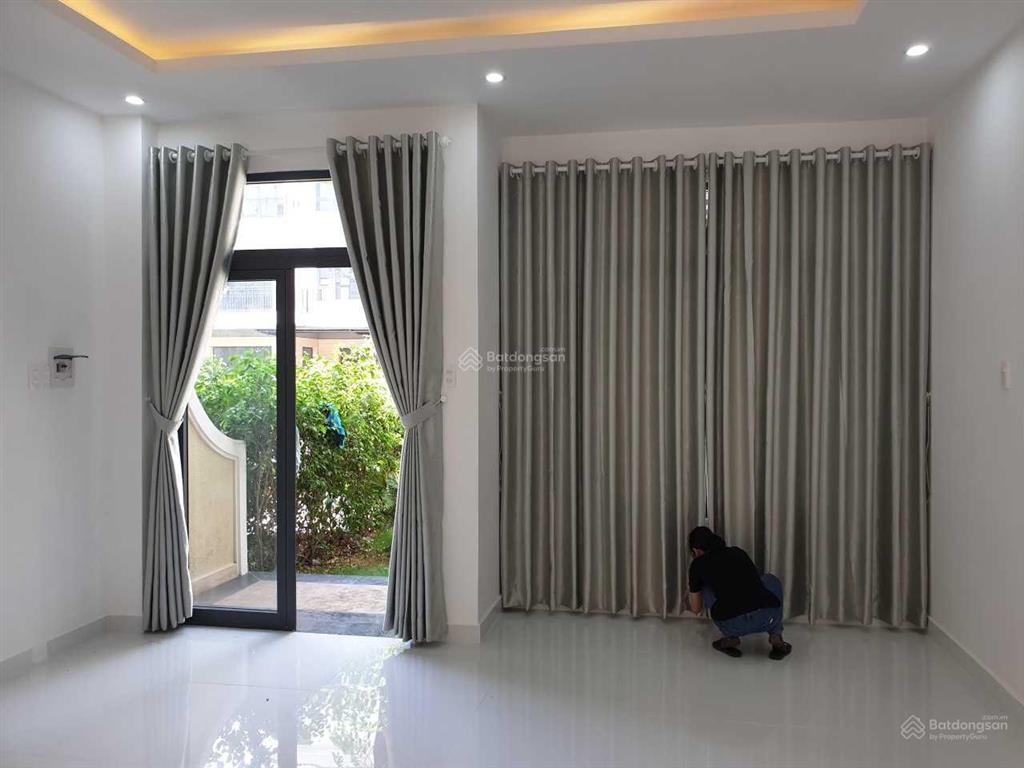 Chính chủ cho thuê nhà phố 6x17m verosa park khang điền nội thất đầy đủ. gọi 0982 667 *** phan điền