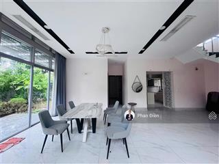 Cho thuê biệt thự đơn lập riviera cove nội thất đầy đủ. view thoáng xung quanh sân vườn đẹp