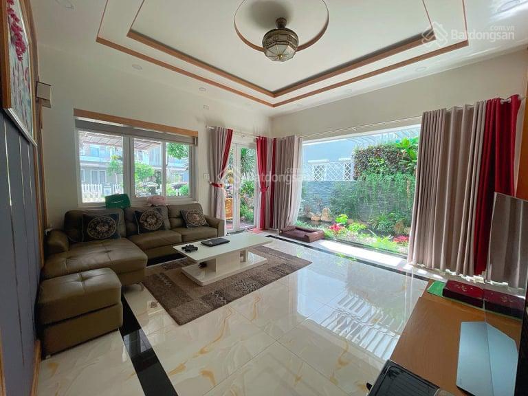 Chính chủ bán biệt thự melosa khang điền, diện tích 8x25m, hướng đông full nội thất, tặng hồ cá koi