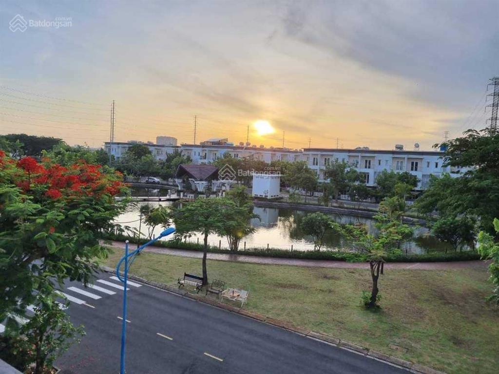 Chính chủ bán biệt thự melosa khang điền 8x18m. nhà hoàn thiện nội thất đẹp. căn bìa giáp công viên