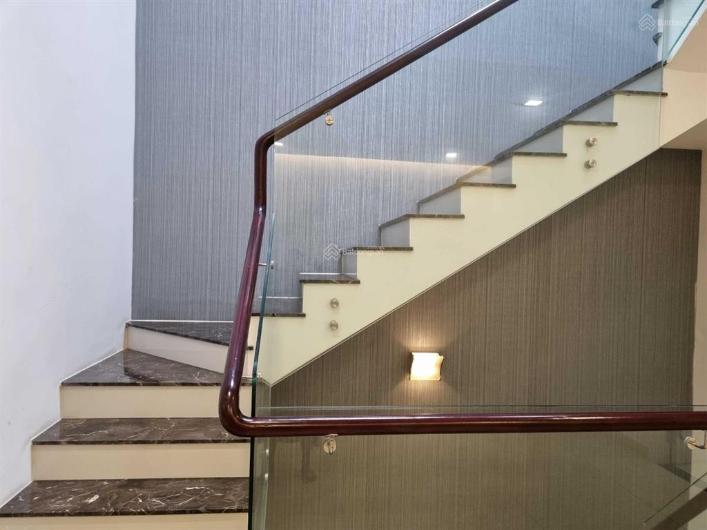 Chính chủ bán biệt thự melosa khang điền 8x18m. nhà hoàn thiện nội thất đẹp. căn bìa giáp công viên