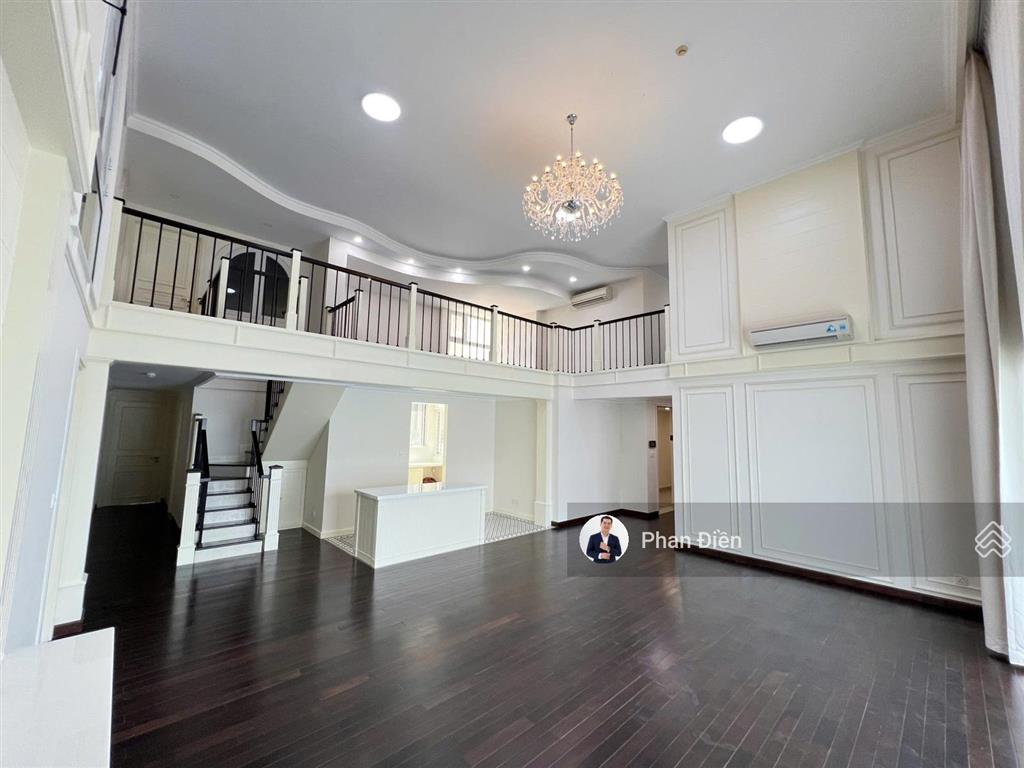 Chính chủ bán duplex vista verde nội thất gỗ cao cấp. view thoáng. sổ hồng riêng. gọi 0982 667 ***