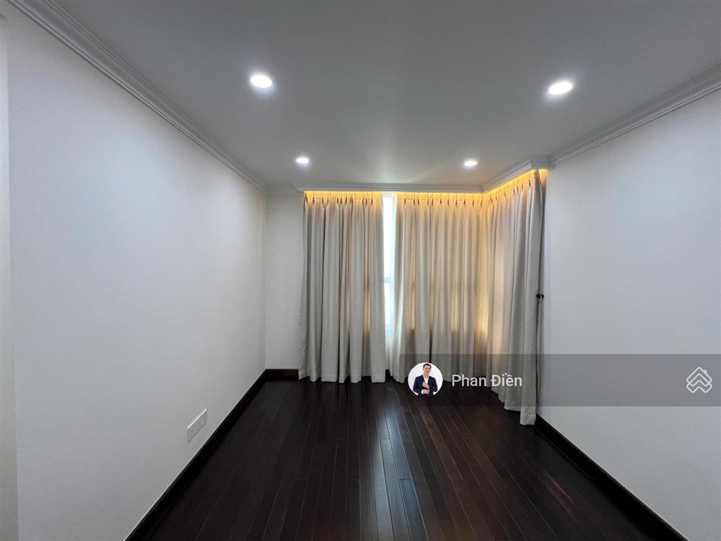 Chính chủ bán duplex vista verde nội thất gỗ cao cấp. view thoáng. sổ hồng riêng. gọi 0982 667 ***