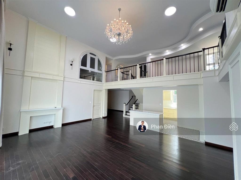 Chính chủ bán duplex vista verde nội thất gỗ cao cấp. view thoáng. sổ hồng riêng. gọi 0982 667 ***