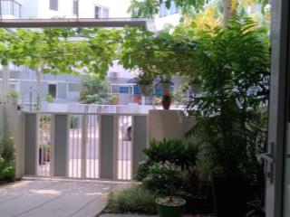 Chính chủ bán nhà phố mega village khang điền diện tích 5x15m. nhà thô, gọi 0982 667 *** phan điền