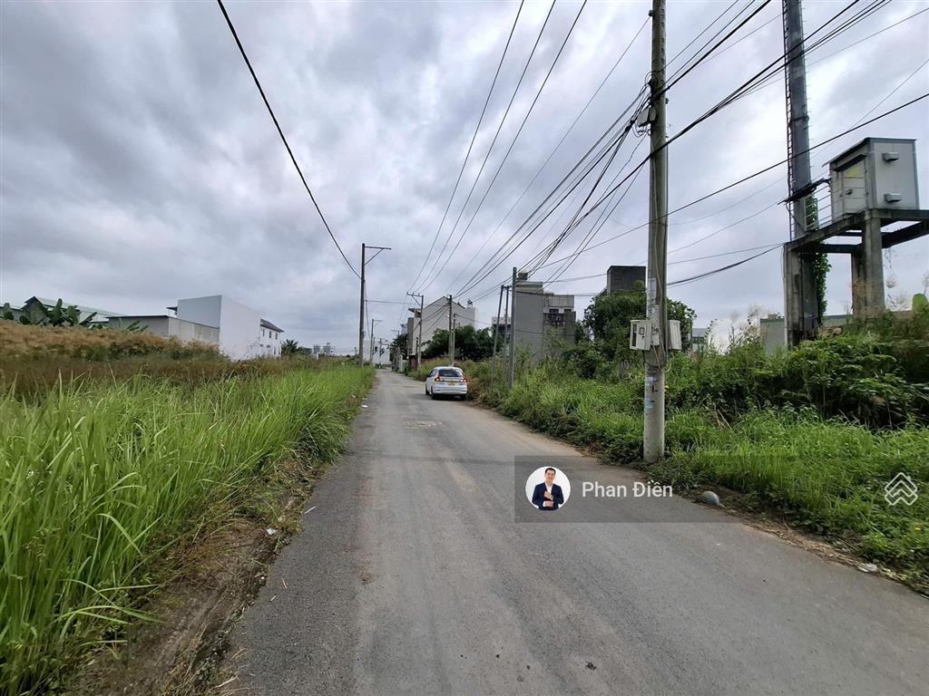 Chính chủ bán lô đất samsung village. diện tích 107m2. sổ hồng. gọi ngay 0982 667 *** mr phan điền