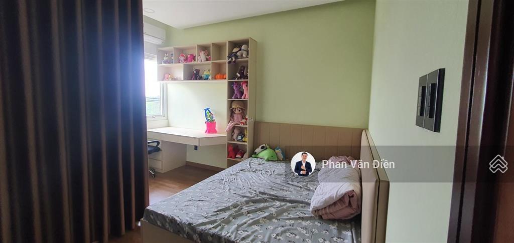 Chính chủ bán nhà phố mega village 8x14,5m. nội thất đầy đủ. gần hồ bơi. gọi ngay 0982 667 ***