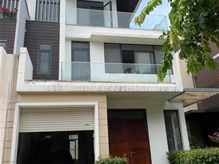 Chính chủ bán căn biệt thự lucasta 10x23m. hoàn thiện bên ngoài. đường 20m. gọi ngay 0982 667 ***