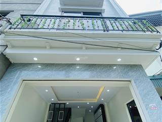 Nhà mới 30m2 lô góc đại tự, xây 5 tầng giá chỉ 5,x tỷ