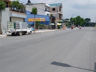 Bán đất cổng ngói, đan phượng, đường 10m, có vỉa hè, 72 tr/m2, nhỉnh 5 tỷ.