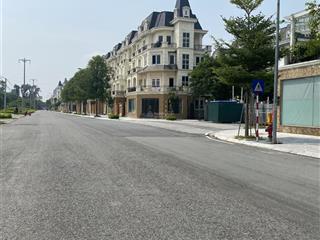 41m2 đất phân lô, trục chính ô tô tránh, khu dân trí cao, cách nhổn 2 km.