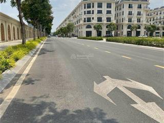 Bán nhà thô đường 20m view sông sài gòn phố đi bộ 7x21m, hầm 5 tầng kđt vạn phúc city