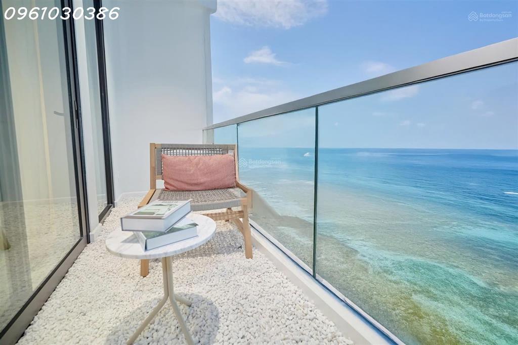 Bán căn hộ 2pn cách biển một bước đi bộ sang bãi tắm, chủ đầu tư uy tín, bàn giao full nội thất