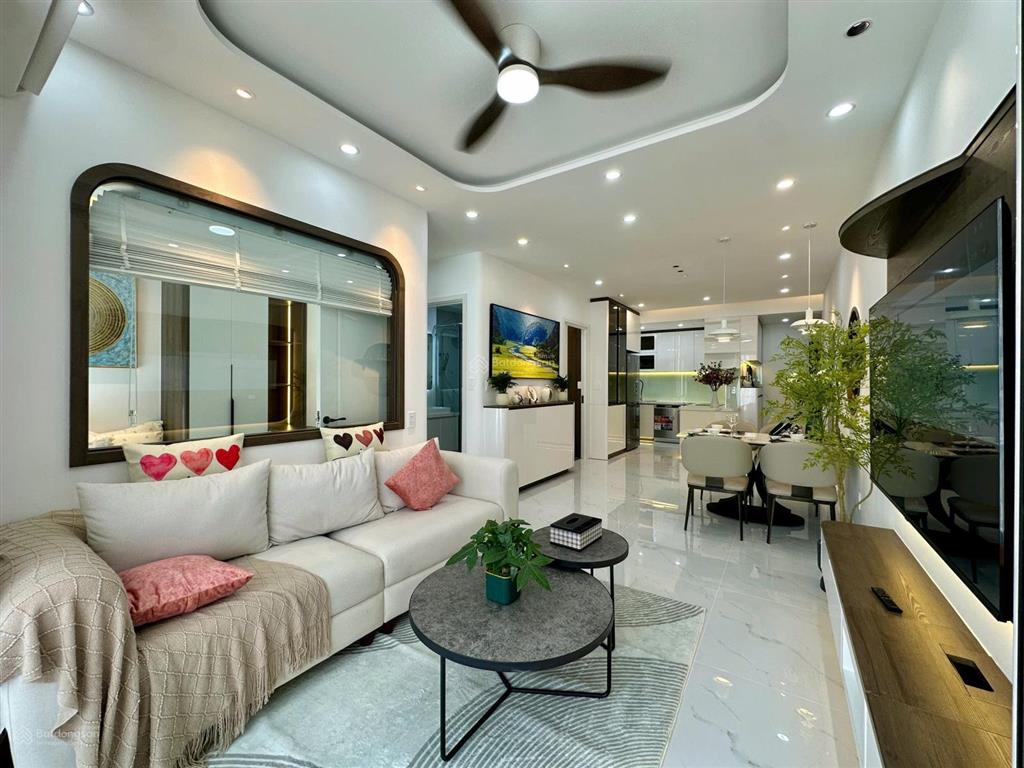 Căn hộ vị trí góc, đẹp, mới 100% ,dt 74m2 thông thủy , chung cư sky garden 3, q7