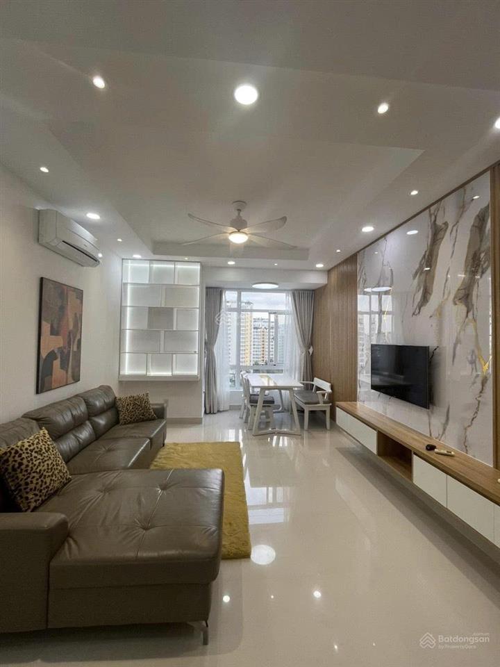 Căn hộ vị trí góc view hồ bơi đang có hd thuê khu sky garden phú mỹ hưng quận 7