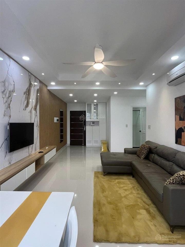 Căn hộ vị trí góc view hồ bơi đang có hd thuê khu sky garden phú mỹ hưng quận 7