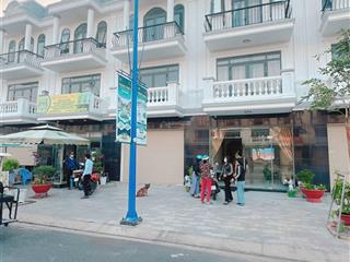 Shophouse đường 25m. hoàn thiện bên ngoài bên trong. giá 3,9 tỷ. sổ hồng hoàn công