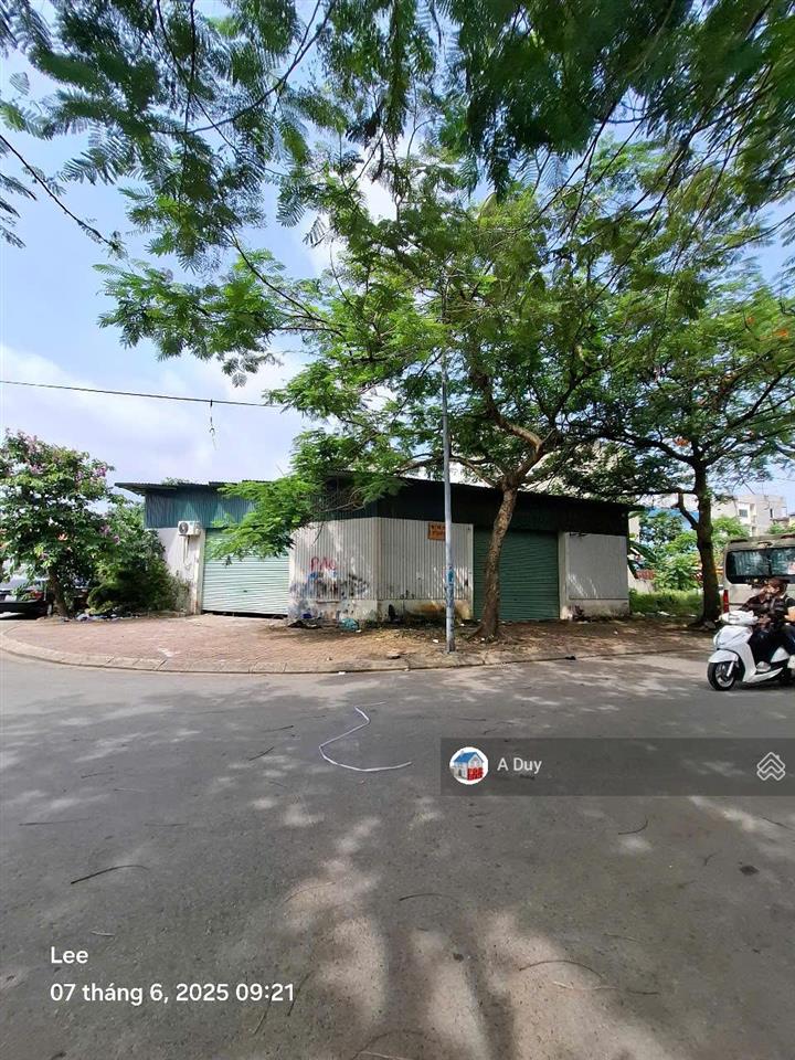 Chính chủ cho thuê gấp kho tại thị trấn trâu quỳ, 150m2, điện ba pha, container đỗ cửa