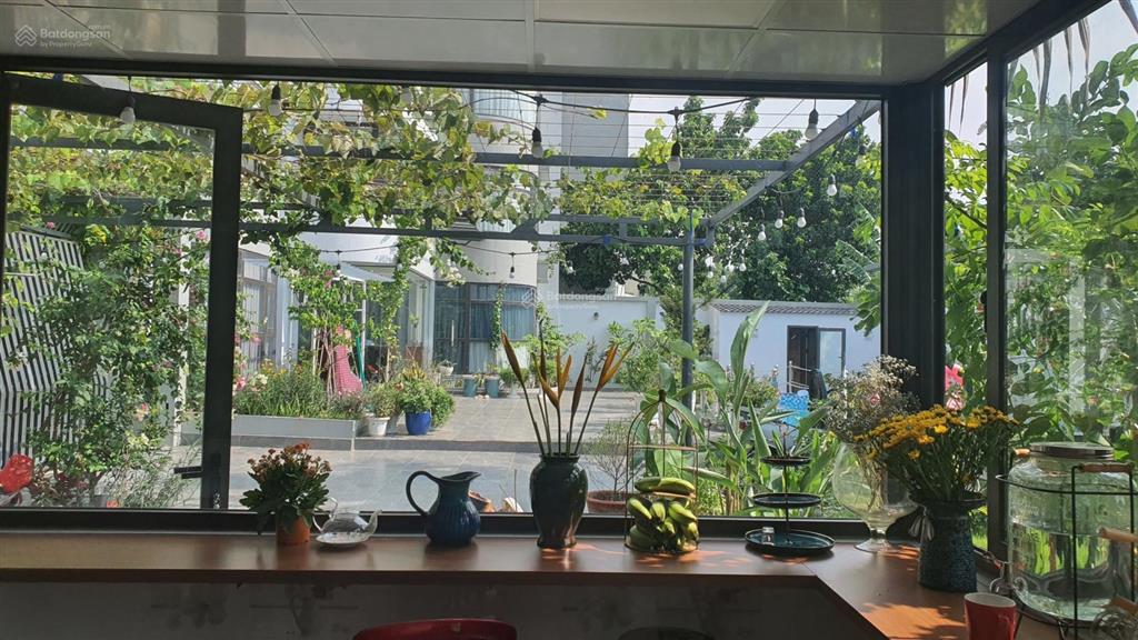 Căn hộ dịch vụ full nội thất 20m2 view hồ bơi, giá 4,2 tr/tháng